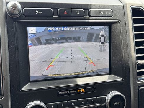 Used 2018 Ford Expedition Max XLT w/ Equipment Group 202A RWD image 9