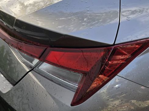 Used 2023 Hyundai Elantra SEL w/ Convenience Package FWD image 9