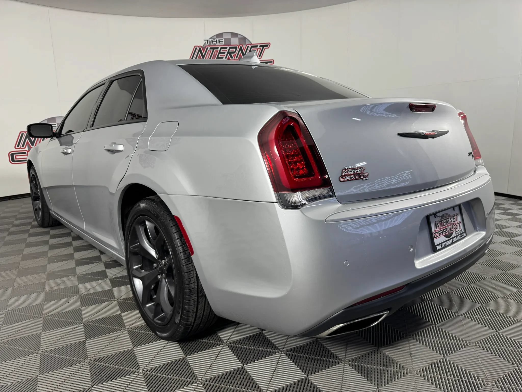 Used 2023 Chrysler 300 S RWD image 28