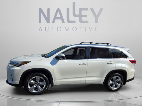 Used 2017 Toyota Highlander Limited FWD image 2