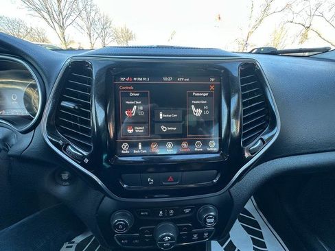 Used 2020 Jeep Cherokee Limited image 11