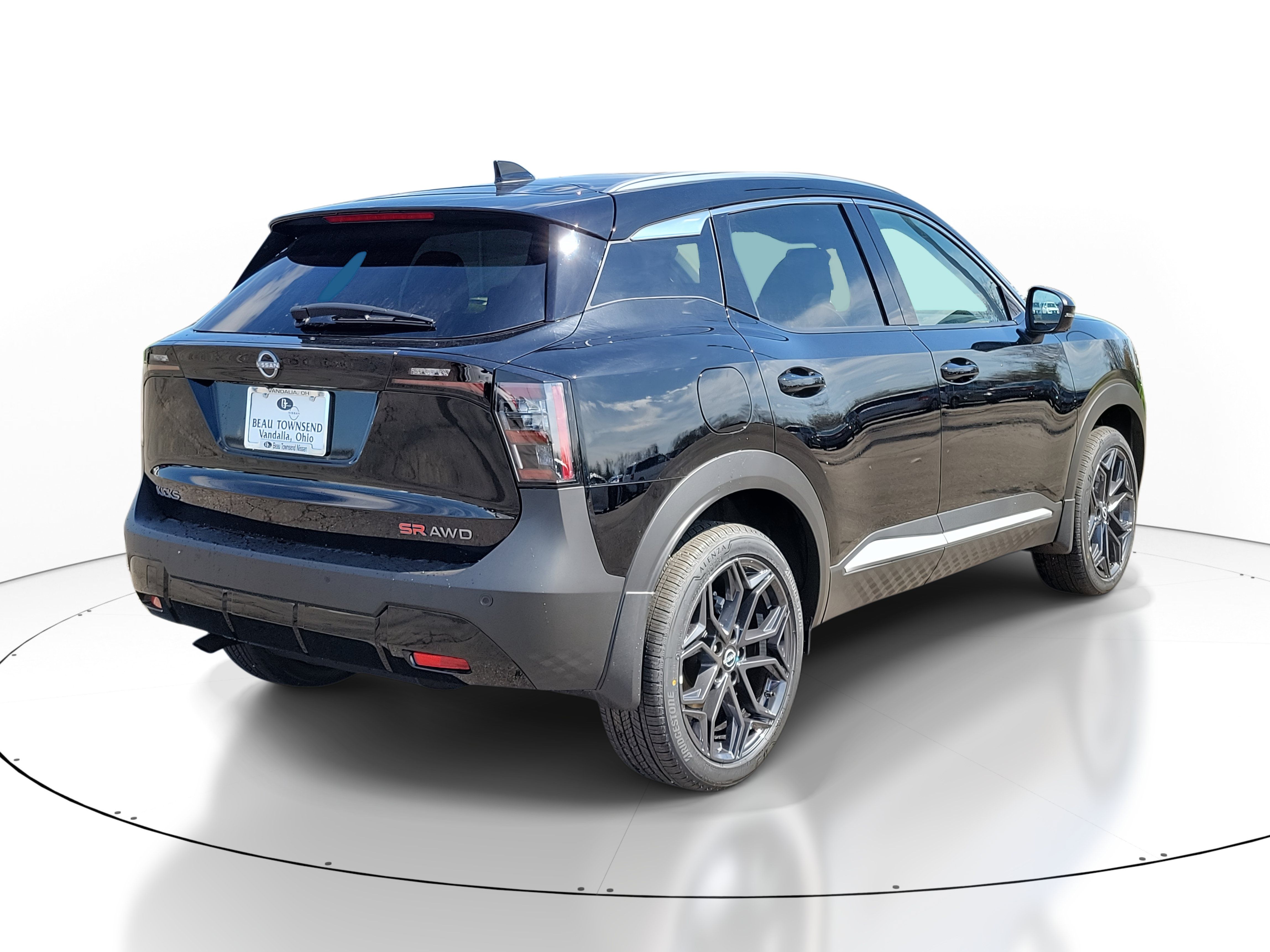 Used 2025 Nissan Kicks SR AWD/4WD image 4