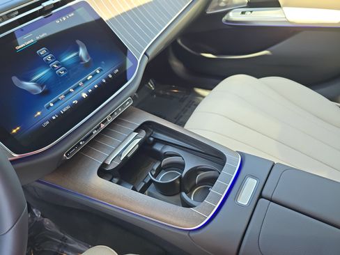 New 2026 Mercedes-Benz E 350 4MATIC Sedan image 24