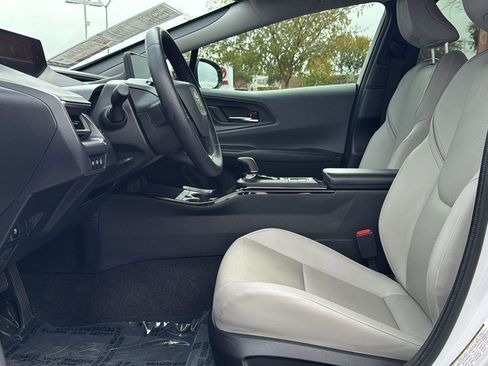 Certified 2024 Toyota Prius XLE image 24