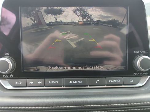 Certified 2022 Nissan Rogue SV image 31