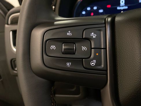 Used 2024 GMC Yukon XL AT4 w/ Technology Package image 22