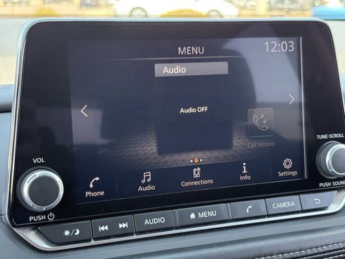 Used 2025 Nissan Rogue SV AWD/4WD image 24