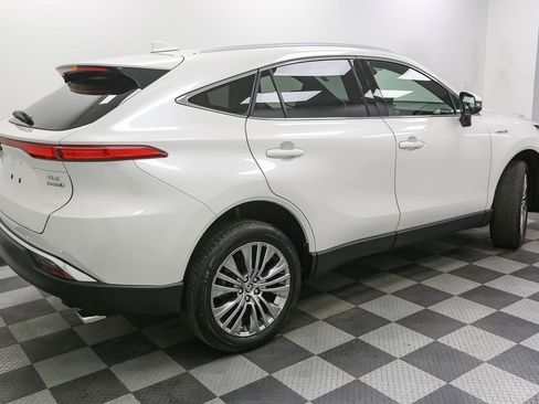 Used 2021 Toyota Venza XLE w/ Softex Package AWD/4WD image 9