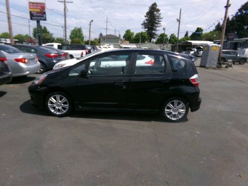 Used 2010 Honda Fit Sport image 1