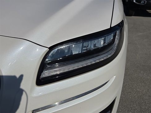 Used 2019 Lincoln Nautilus Reserve image 11