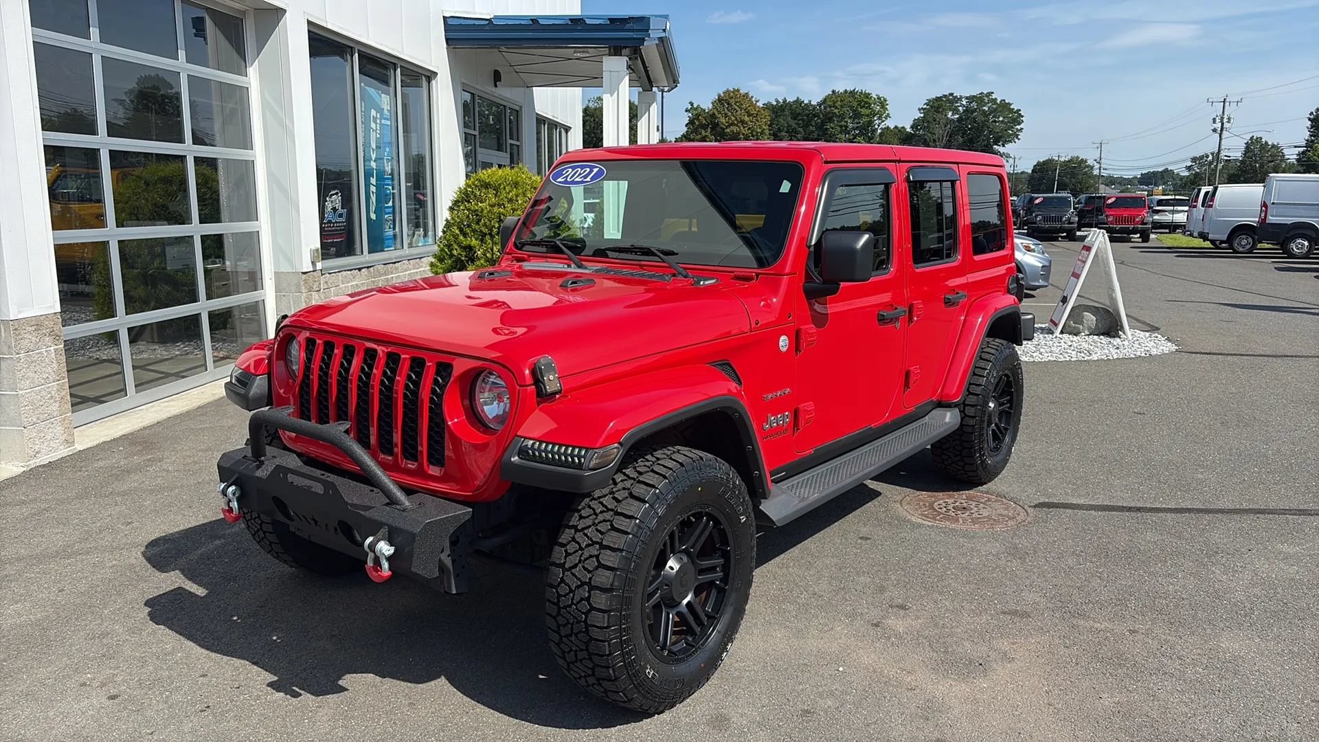 Used 2021 Jeep Wrangler Unlimited Sahara w/ Uconnect 4C Nav & Sound Group AWD/4WD image 9