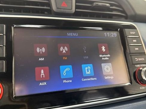 Used 2025 Nissan Versa SV w/ Trunk Package FWD image 4