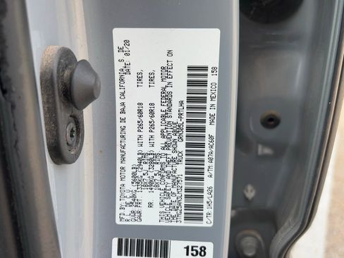 Used 2020 Toyota Tacoma Limited image 17