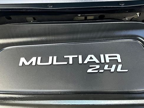 Used 2018 Jeep Cherokee Limited AWD/4WD image 34