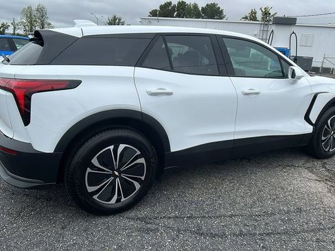 New 2026 Chevrolet Blazer EV LT image 5