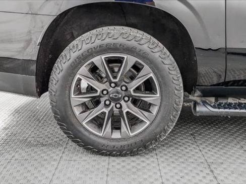 Used 2021 Chevrolet Suburban Z71 w/ Z71 Signature Package AWD/4WD image 40