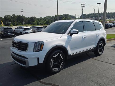 Certified 2023 Kia Telluride S w/ S Sunroof Package FWD image 7