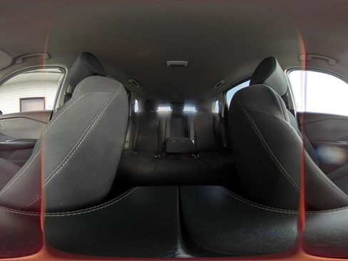 Used 2023 Nissan Rogue S image 41