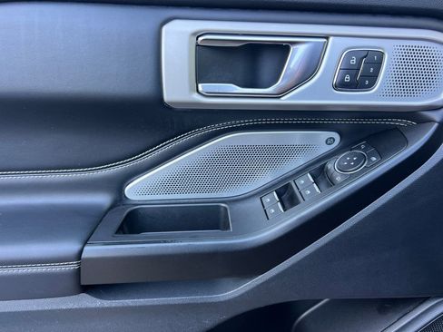 Used 2020 Ford Explorer ST w/ ST High-Performance Pack AWD/4WD image 11
