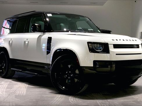 New 2026 Land Rover Defender 110 X-Dynamic SE image 2