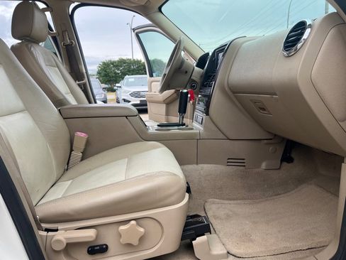 Used 2008 Ford Explorer Limited RWD image 13