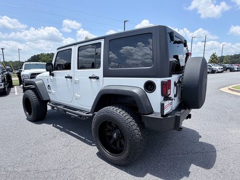 Used 2017 Jeep Wrangler Unlimited Sport AWD/4WD image 8