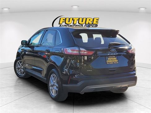 Used 2024 Ford Edge SEL image 8
