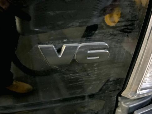 Used 2020 Toyota Tacoma TRD Sport image 9