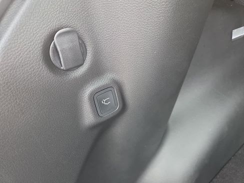 New 2026 Jeep Compass Limited image 11