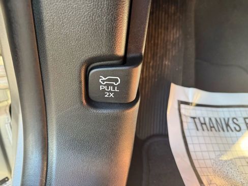 Used 2023 Ford Explorer Limited image 35