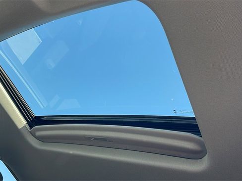 New 2025 GMC Sierra 2500 SLT w/ SLT Premium Package image 11