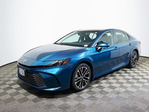 Used 2026 Toyota Camry XLE w/ Premium Plus Package AWD/4WD image 3