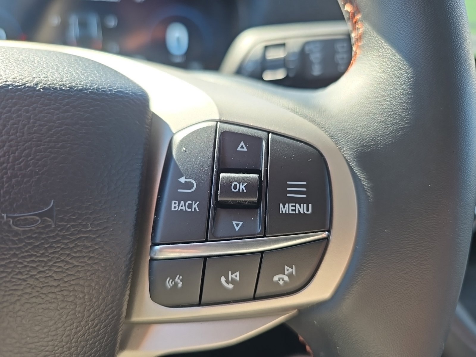 Used 2025 Ford Explorer Active RWD image 22