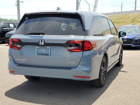 Certified 2023 Honda Odyssey Sport image 3