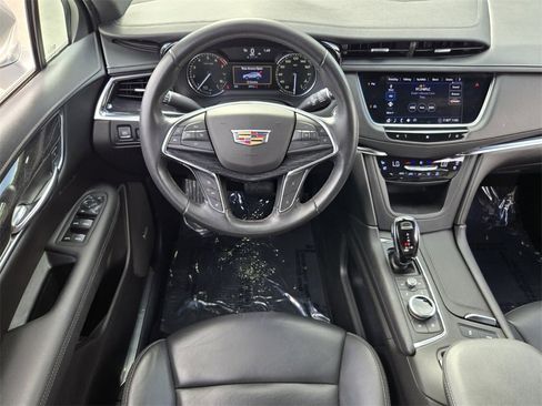 Used 2020 Cadillac XT5 Premium Luxury image 13