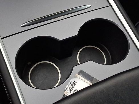 Used 2022 Tesla Model Y Performance image 33