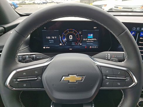 New 2026 Chevrolet Traverse LT FWD image 9