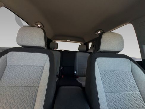 Used 2024 Chevrolet Equinox LT FWD image 2