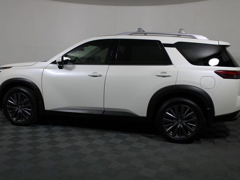 Used 2024 Nissan Pathfinder SL w/ SL Premium Package image 5