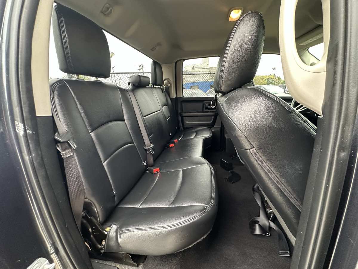 Used 2017 RAM 1500 Express AWD/4WD image 30