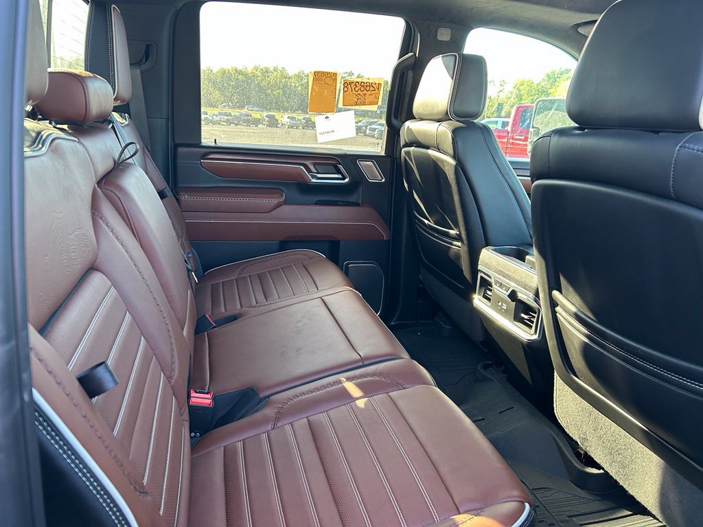 Used 2024 GMC Sierra 2500 Denali Ultimate AWD/4WD image 12