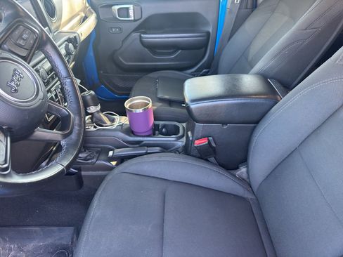 Used 2021 Jeep Gladiator Sport image 19