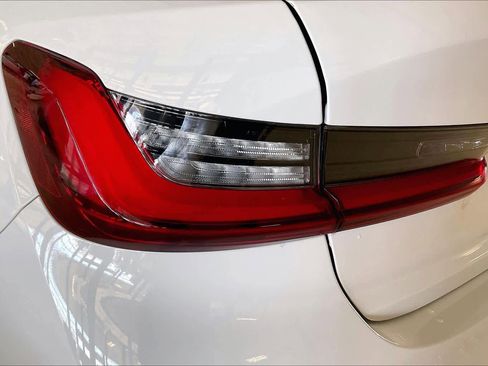 Certified 2024 BMW 330i Sedan w/ M Sport Package image 27