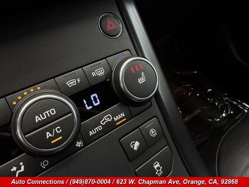 Used 2019 Land Rover Range Rover Evoque SE AWD/4WD image 16