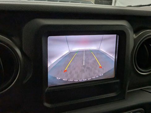 Used 2023 Jeep Wrangler Unlimited w/ Cold Weather Group image 29