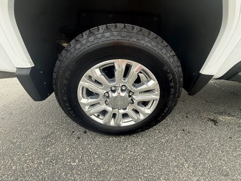 Used 2021 GMC Sierra 3500 Denali w/ Denali Ultimate Package AWD/4WD image 17