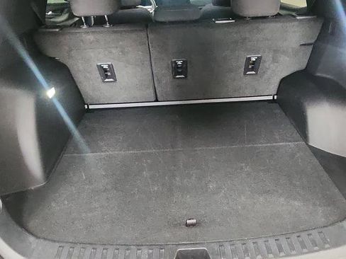 Used 2025 Chevrolet Equinox LT FWD image 30