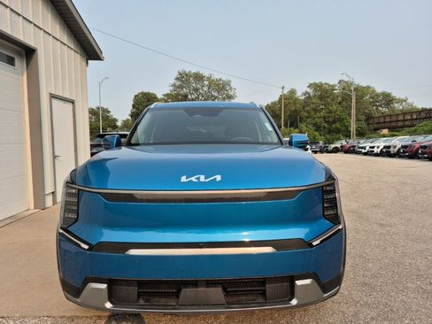 New 2026 Kia EV9 Wind image 10