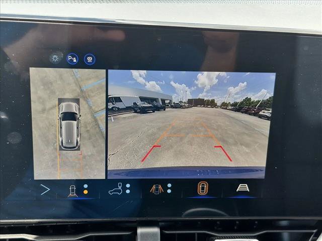 New 2027 Chevrolet Equinox LT w/ Convenience Package II FWD image 13