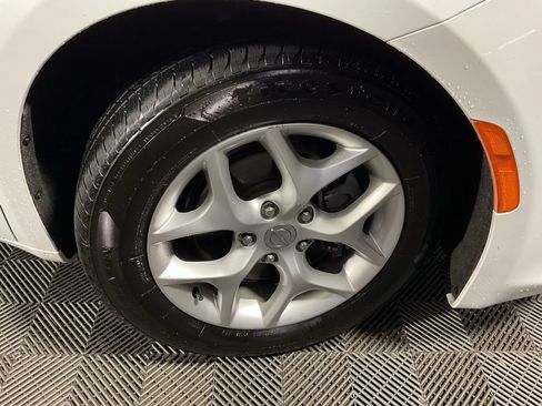 Used 2020 Chrysler Pacifica Limited FWD image 37